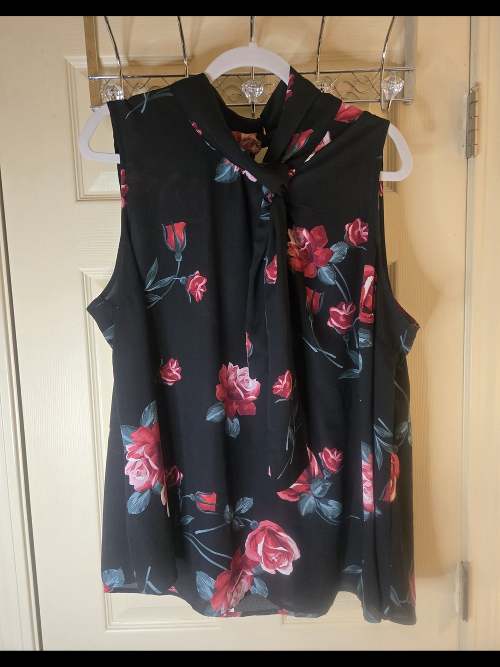Torrid Black Floral Tie-Neck Sleeveless Blouse